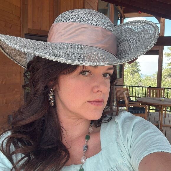 Vintage Whittal & Javits Silver Metallic Open Weave Mesh Large Tricorn Derby Hat - Picture 14 of 16